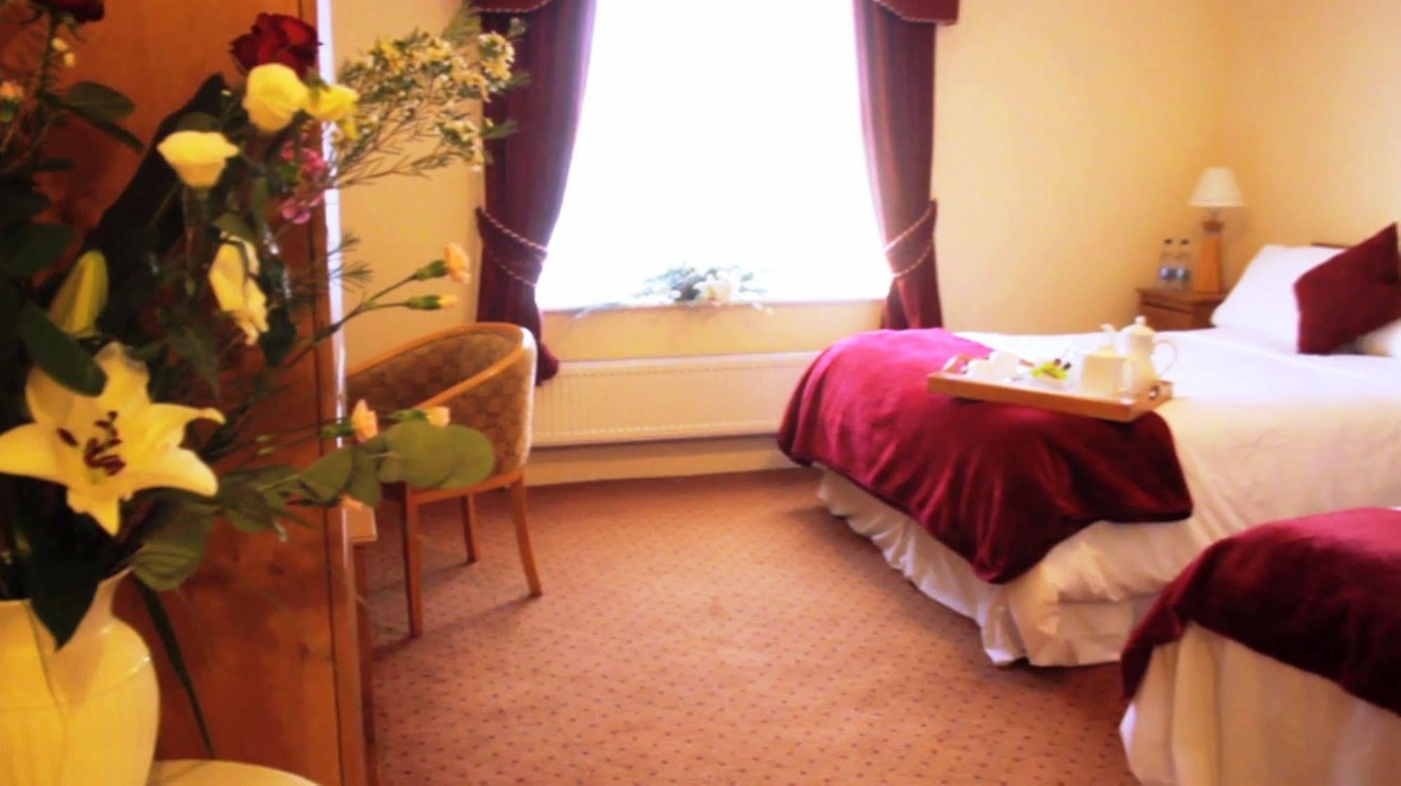 The Strand Hotel Ballyliffin Bagian luar foto